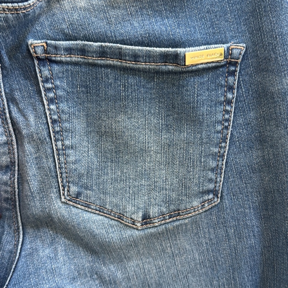 WHBM The Slim Supersoft Jeans Size 2 EUC - Picture 5 of 5